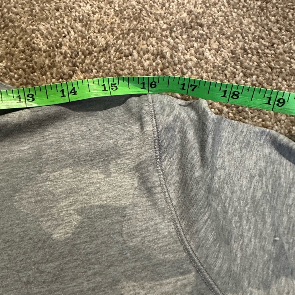 Yogalicious Lux Gray Camo Pullover Quarter zip size large but fits smaller. - Picture 15 of 15